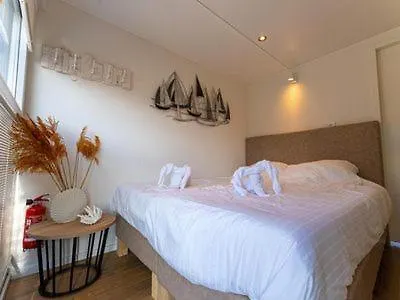 Comfi Winter Houseboat Maatrollie In * Monnickendam