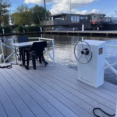 Comfi Houseboat Maatrollie In Close To Amsterdam *
