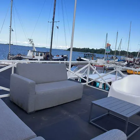 Comfi Winter Houseboat Maatrollie In Botel