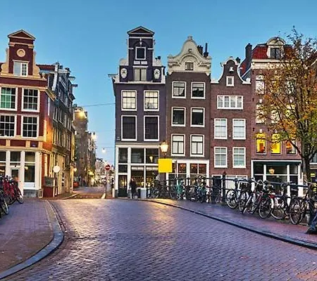 Comfi Winter Houseboat Maatrollie In Botel *