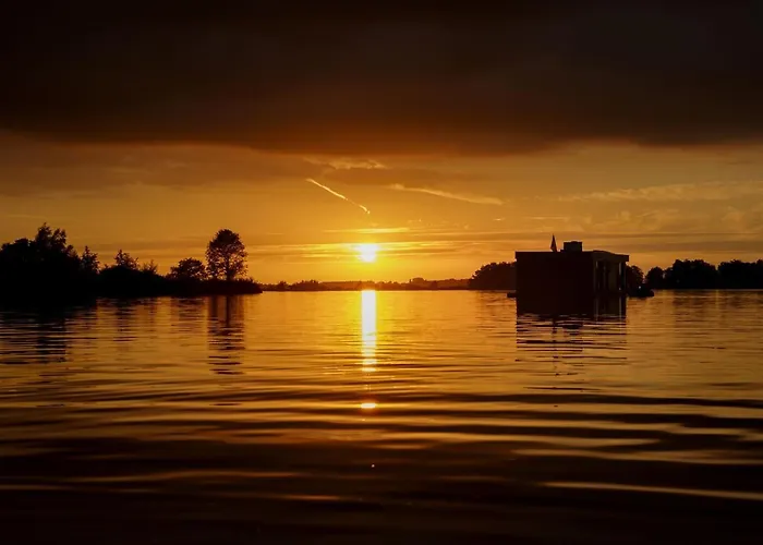 Comfi Houseboat Maatrollie In Close To Amsterdam *