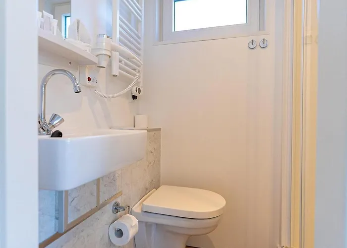 Comfi Houseboat Maatrollie In Close To Amsterdam مونِكِندام