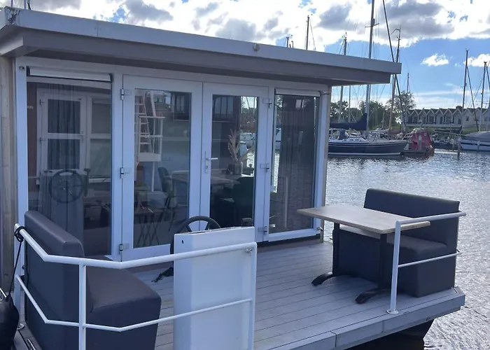 Comfi Houseboat Maatrollie In Close To Amsterdam