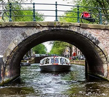 Botel Comfi Houseboat Maatrollie In Close To Amsterdam Monnickendam